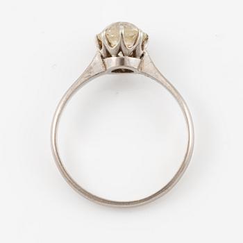 Ring 18K white gold with an old-cut diamond.