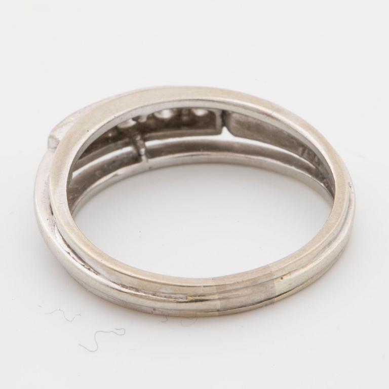 RING, med briljantslipade diamanter ca 0.20 ct.