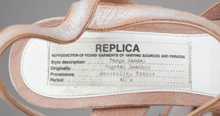 SKOR, ett par sandaler, Martin Margiela, "Tango".