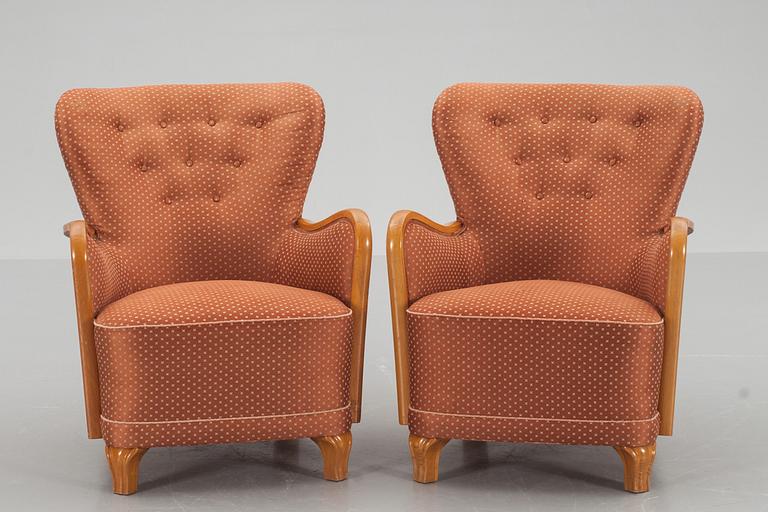 FÅTÖLJER, ett par. 1940-tal.