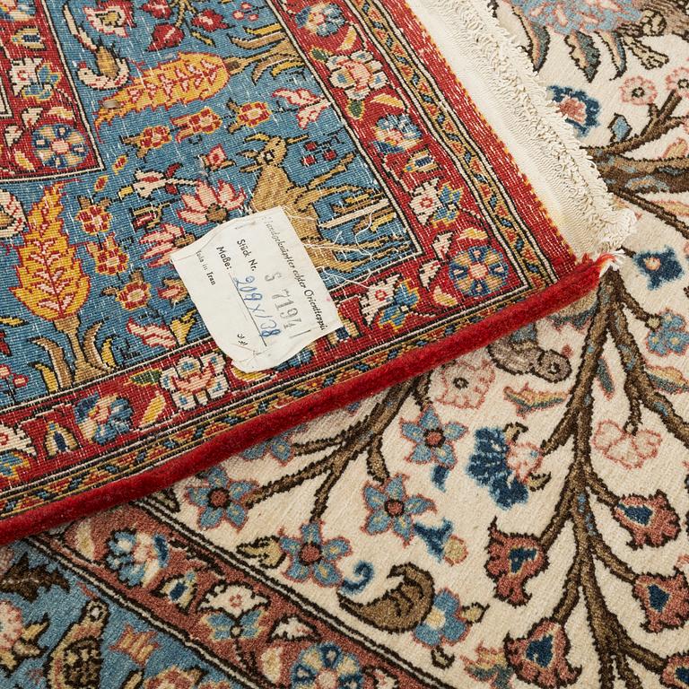 A semaintique Ghom carpet ca 205 x 139 cm.