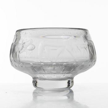 Erik Höglund, a bowl.