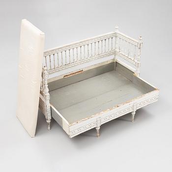 Soffa, gustaviansk, omkring år 1800.