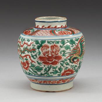 A Transitional wucai jar, 17th Century.