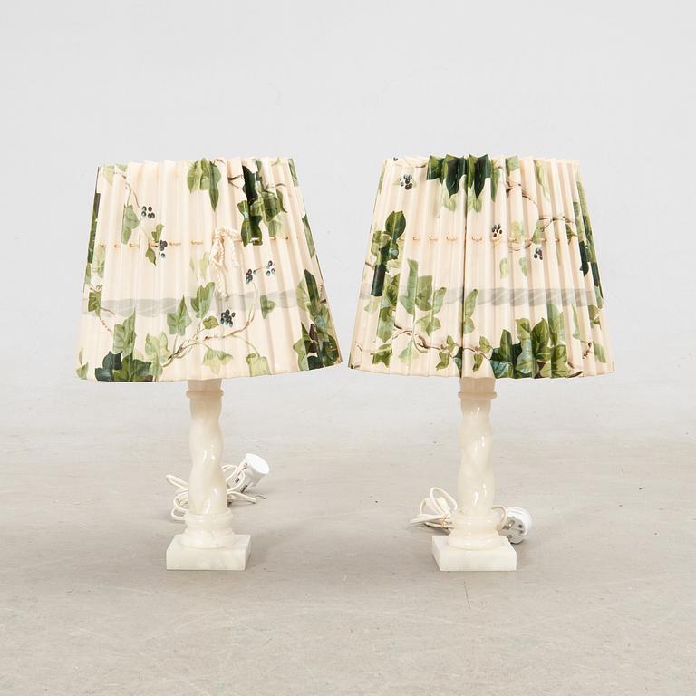 Bordslampor ett par 1900-talets mitt.