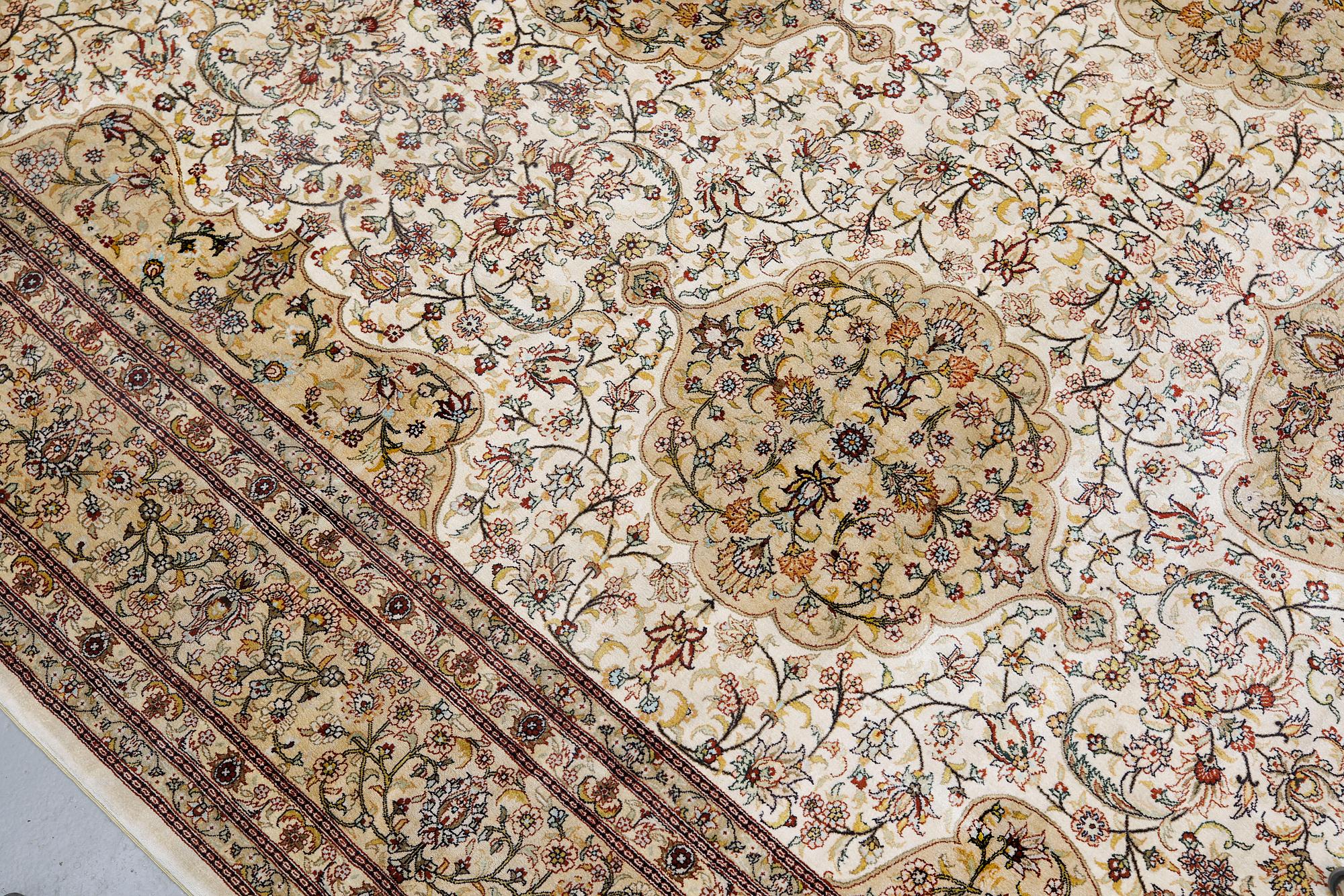 Carpet, silk, oriental, approx. 279 x 184 cm.