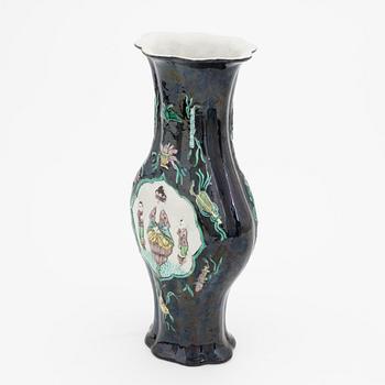 A famille noir bisquit porcelain Vase, Samson, late 19th century.