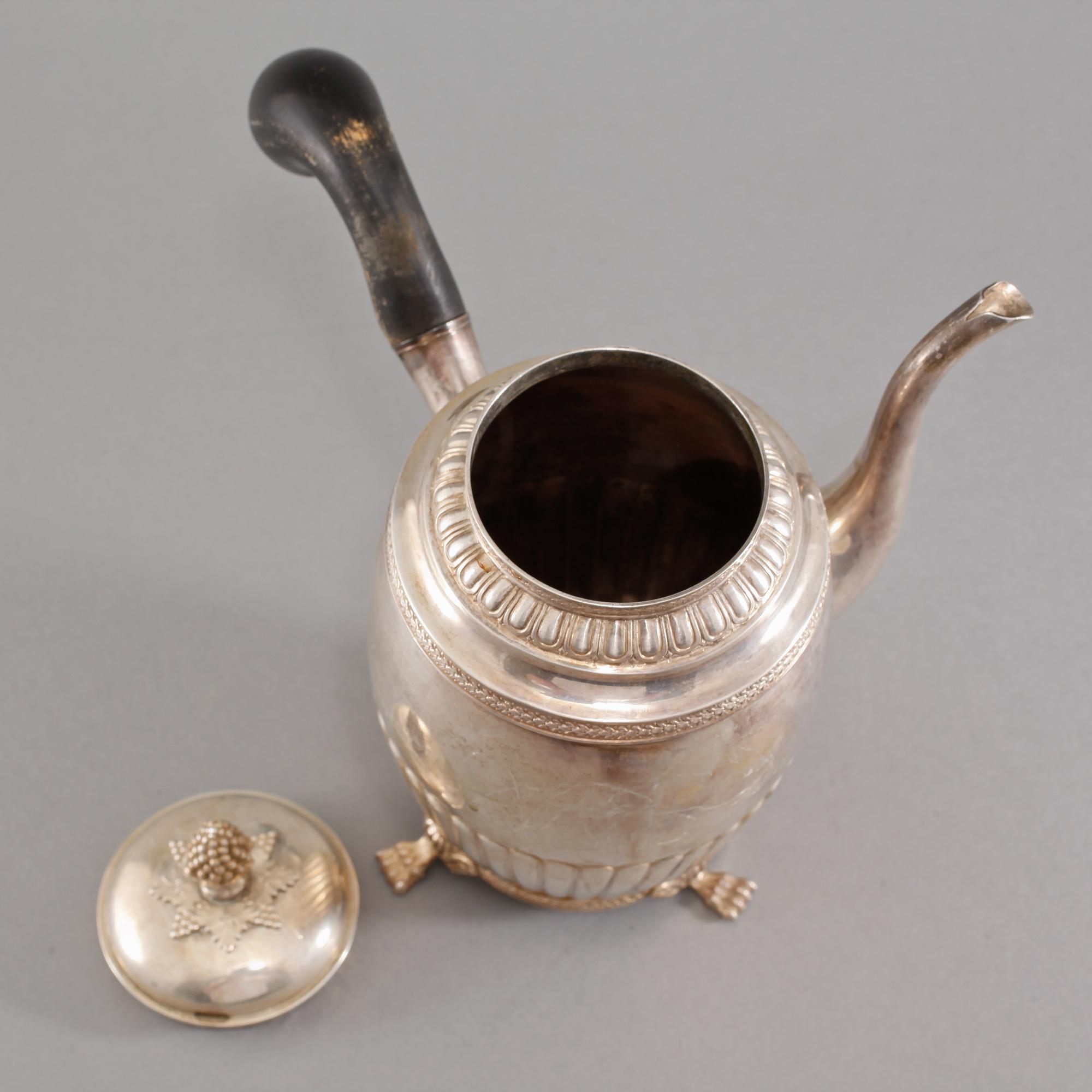 KAFFEKANNA, silver, Johan Petter Grönvall, Stockholm, 1827, vikt 693.