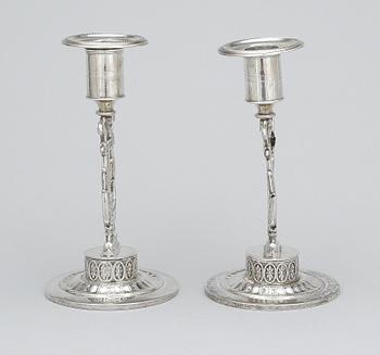 LJUSSTAKAR, ett par, silver, empire, Johan Petter Grönvall 1825.