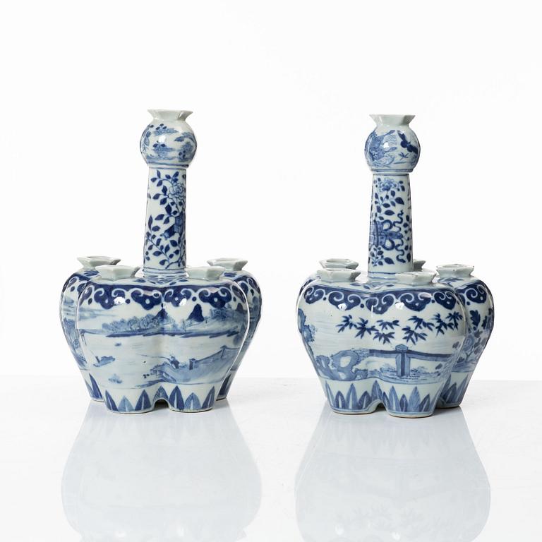 Two Chinese blue and white porcelain tulip vases, 20th century.