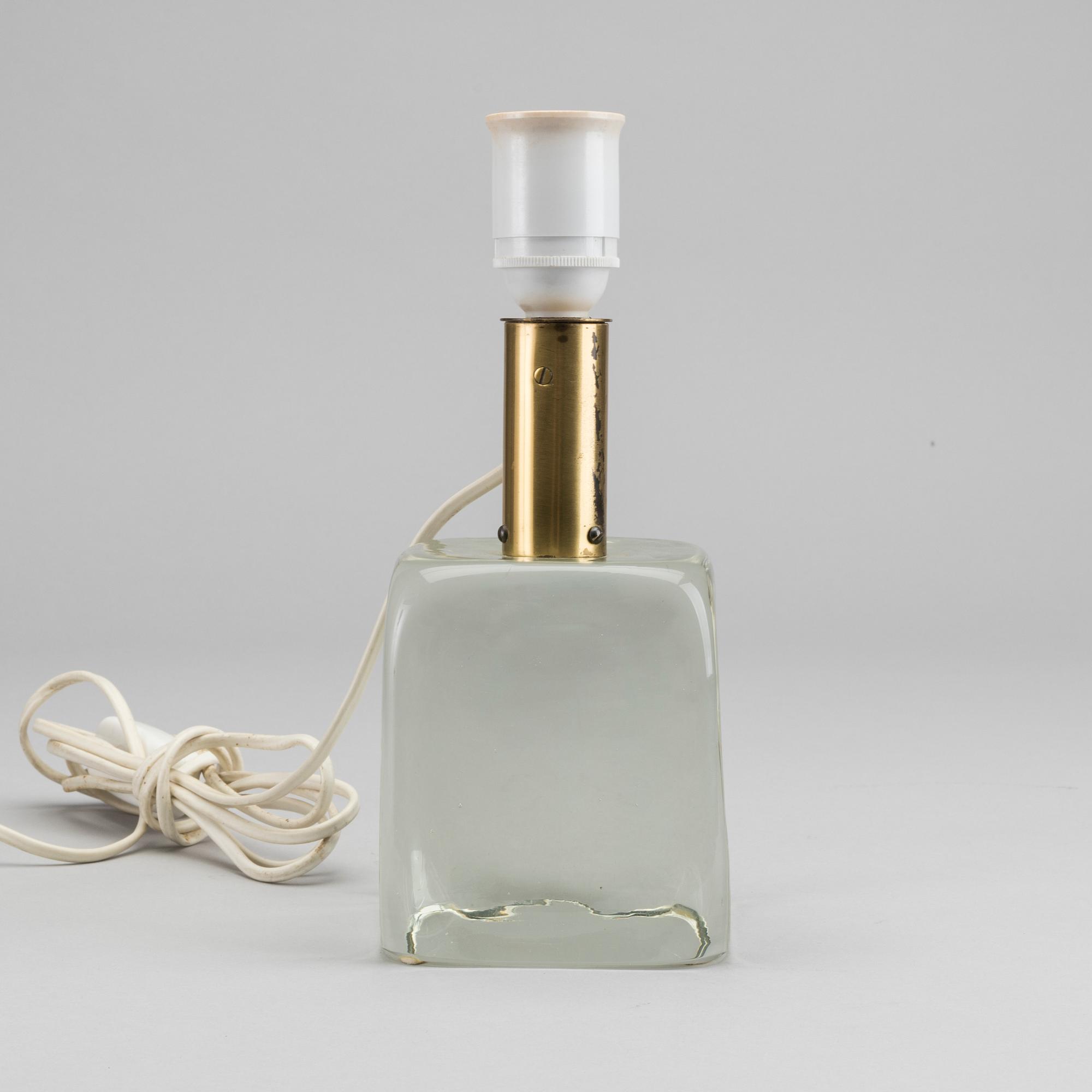 FIRMA SVENSKT TENN, BORDSLAMPA, modell 1819, 1950 / 60-tal.
