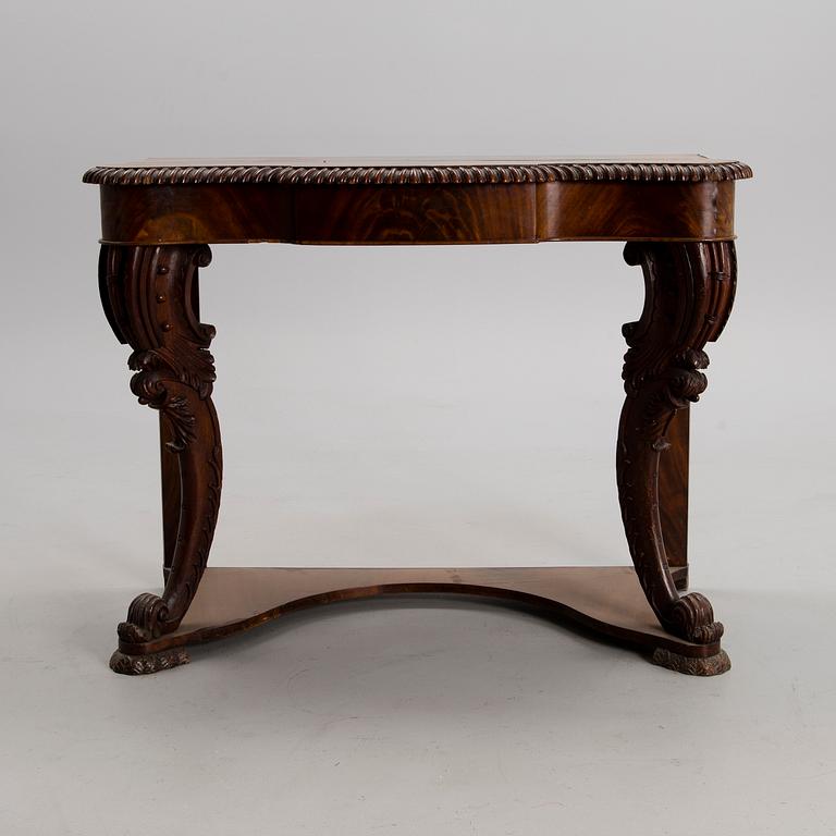 MIRROR AND CONSOLE TABLE, empire, mahogany, first half of the 19th century.