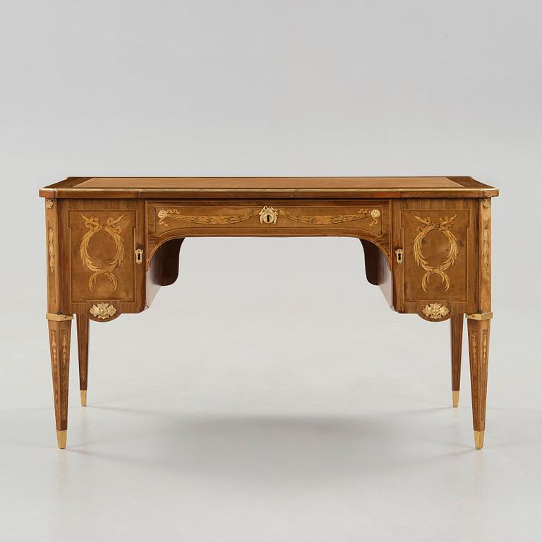 SKRIVBORD, av Georg Haupt (mästare i Stockholm 1770-1784), ej signerat. Gustavianskt.