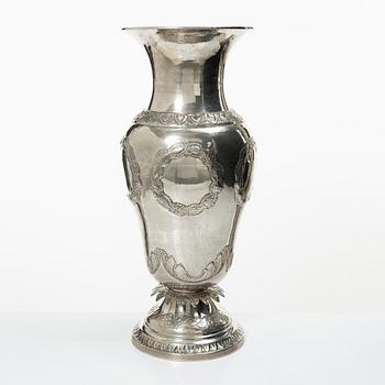 Lale Silverware & Co Ltd, a decorative vase, sterling silver, Istanbul, Turkey 20th century.