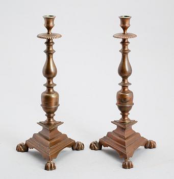 LJUSSTAKAR, 1 par, barockstil, 1900-talets första hälft.