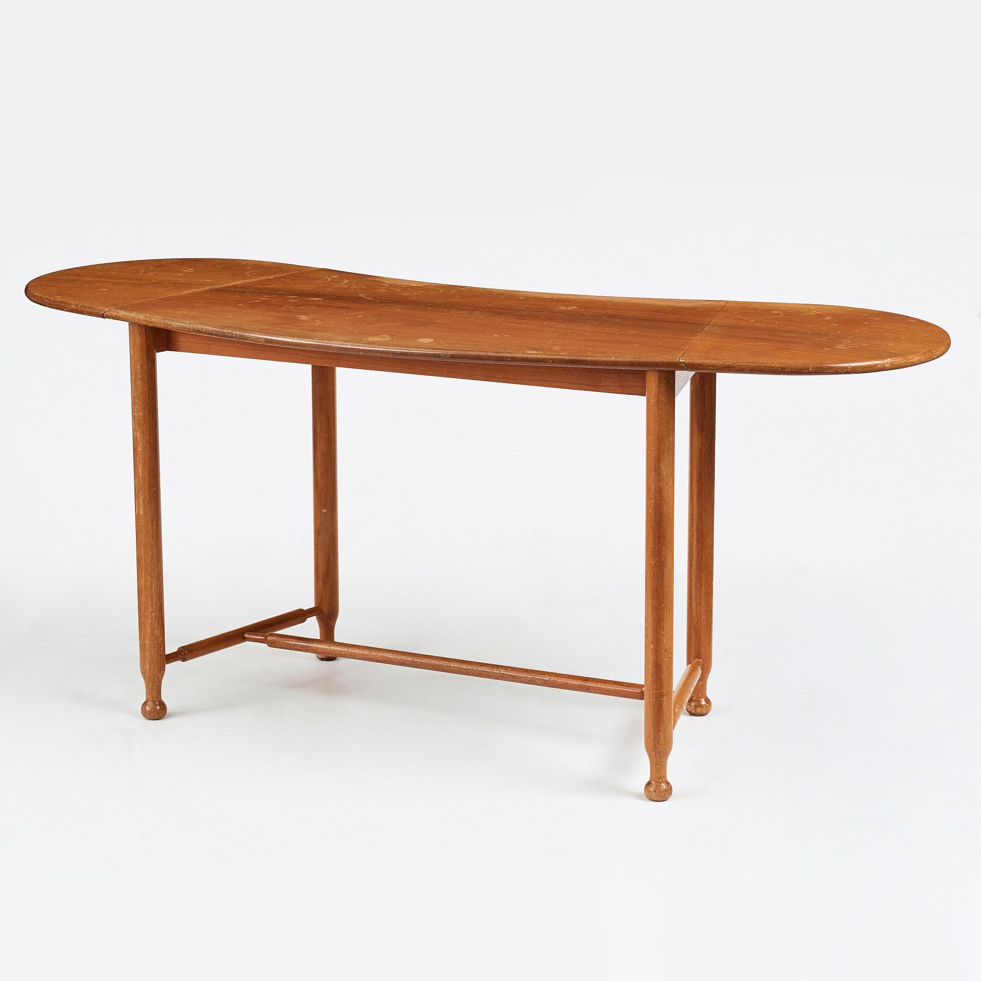 Josef Frank, sidobord med klaffar, Firma Svenskt Tenn, modell 1133, 1900-talets mitt, proveniens Estrid Ericson.