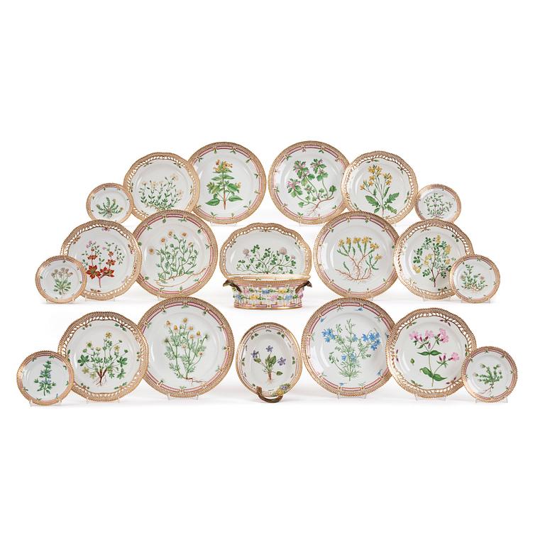 A Royal Copenhagen 'Flora Danica' part dinner service, Denmark, 20th Century.