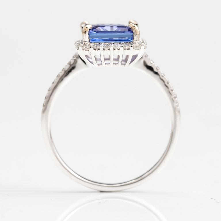 A 14K white gold ring with a ca. 2.50 ct tanzanite and ca. 0.25 ct of brilliant cut diamonds.