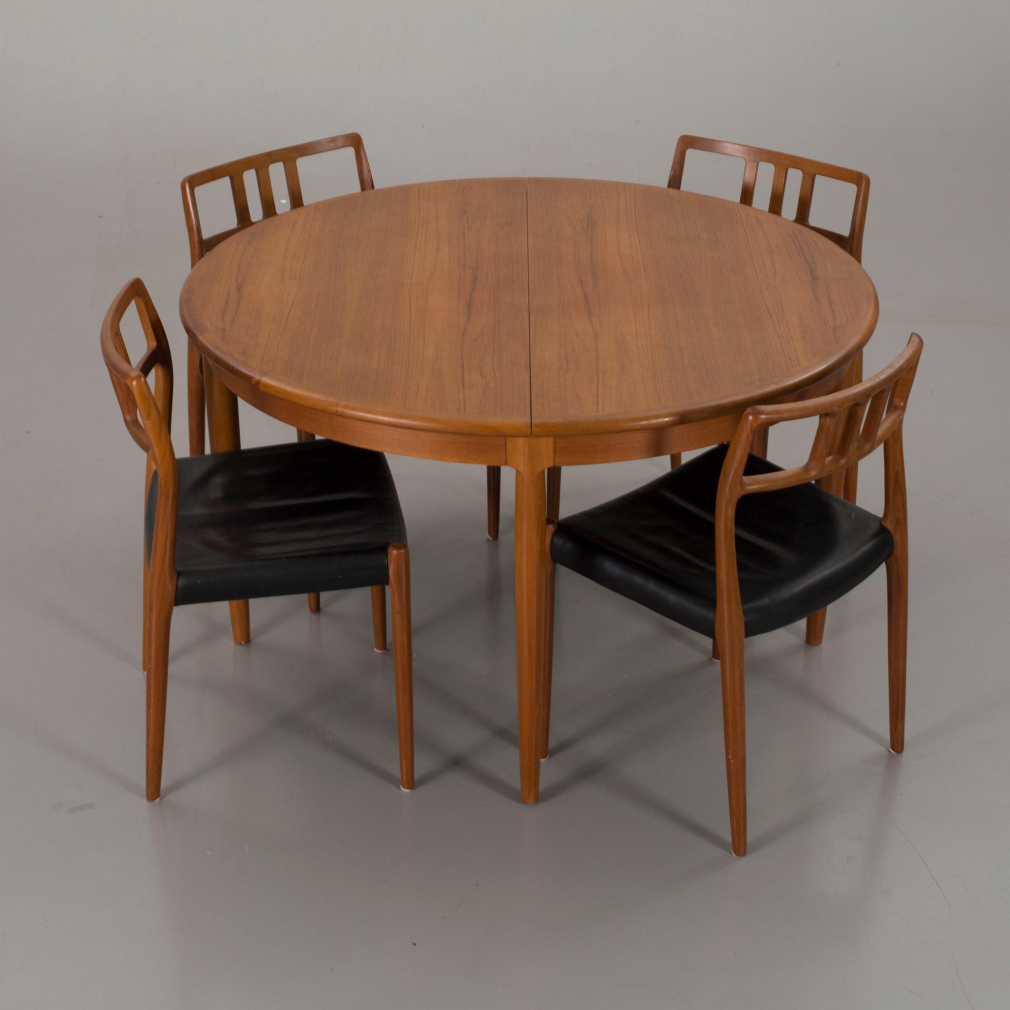 MATBORD och 4 STOLAR, bl a J L Möller models, Danmark, 1900-talets andra hälft.