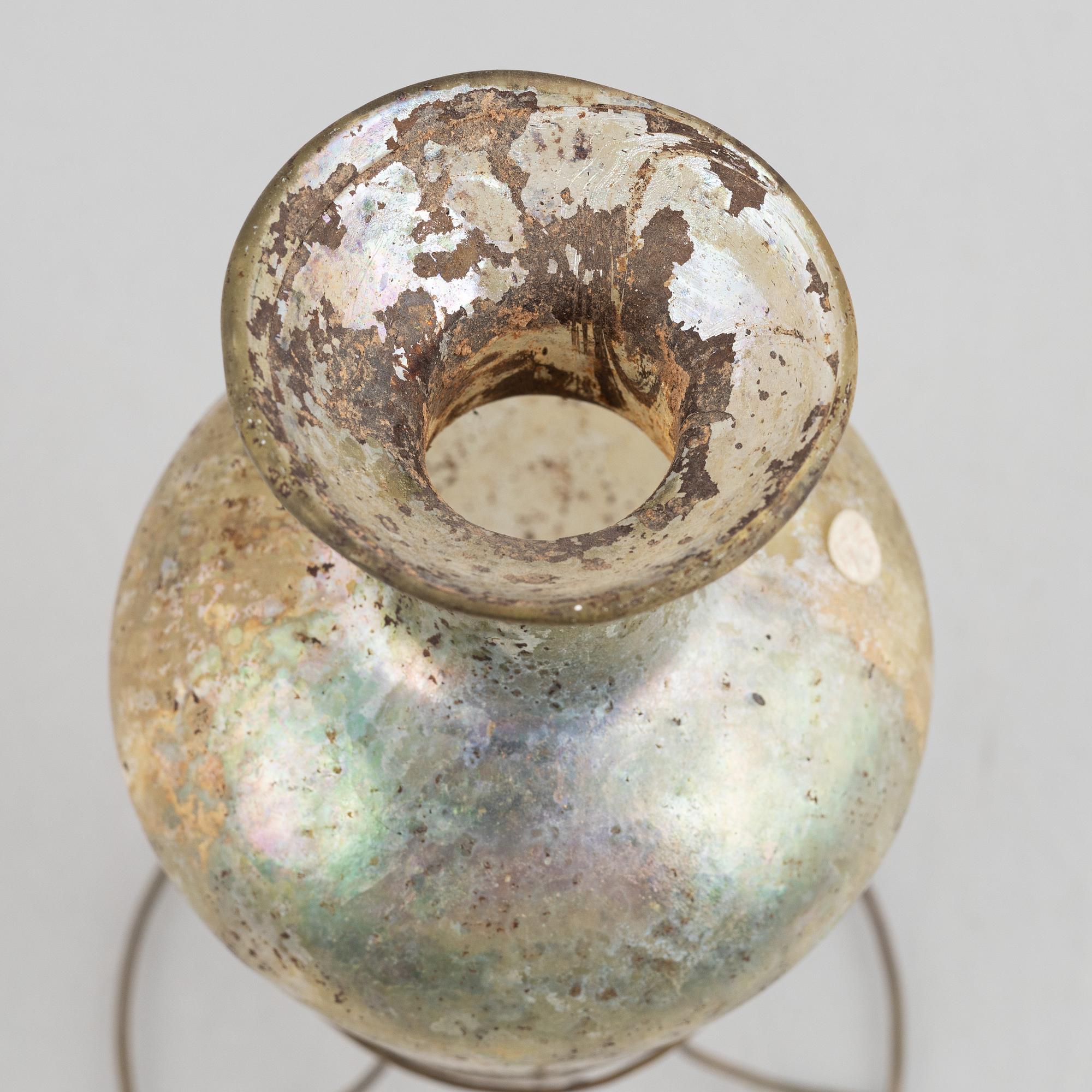 Vas, glas, romersk tid, troligen 300-700 e. Kr.
