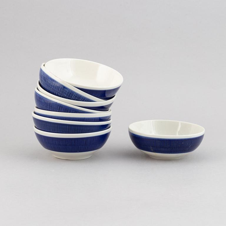 A Hertha Bengtsson 'Koka Blå' dinner service, 84 pcs, Rörstrand, designed 1956.