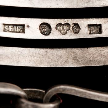 COLLIER, silver med 3 cabochonslipade månstenar, Sven-Erik Högberg, Göteborg, 1956. Vikt 38.0 g.