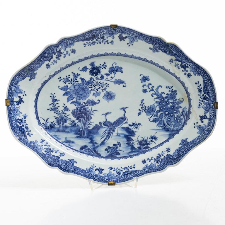 Terrin med lock och fat, exportporslin, Kina, Qianlong (1736-95).