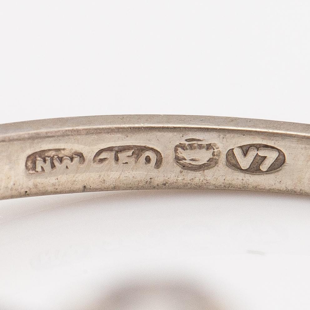 An 18K white gold ring with old-cut diamonds ca. 0.90 ct in total. Import marked Westerback, Helsinki 1974.