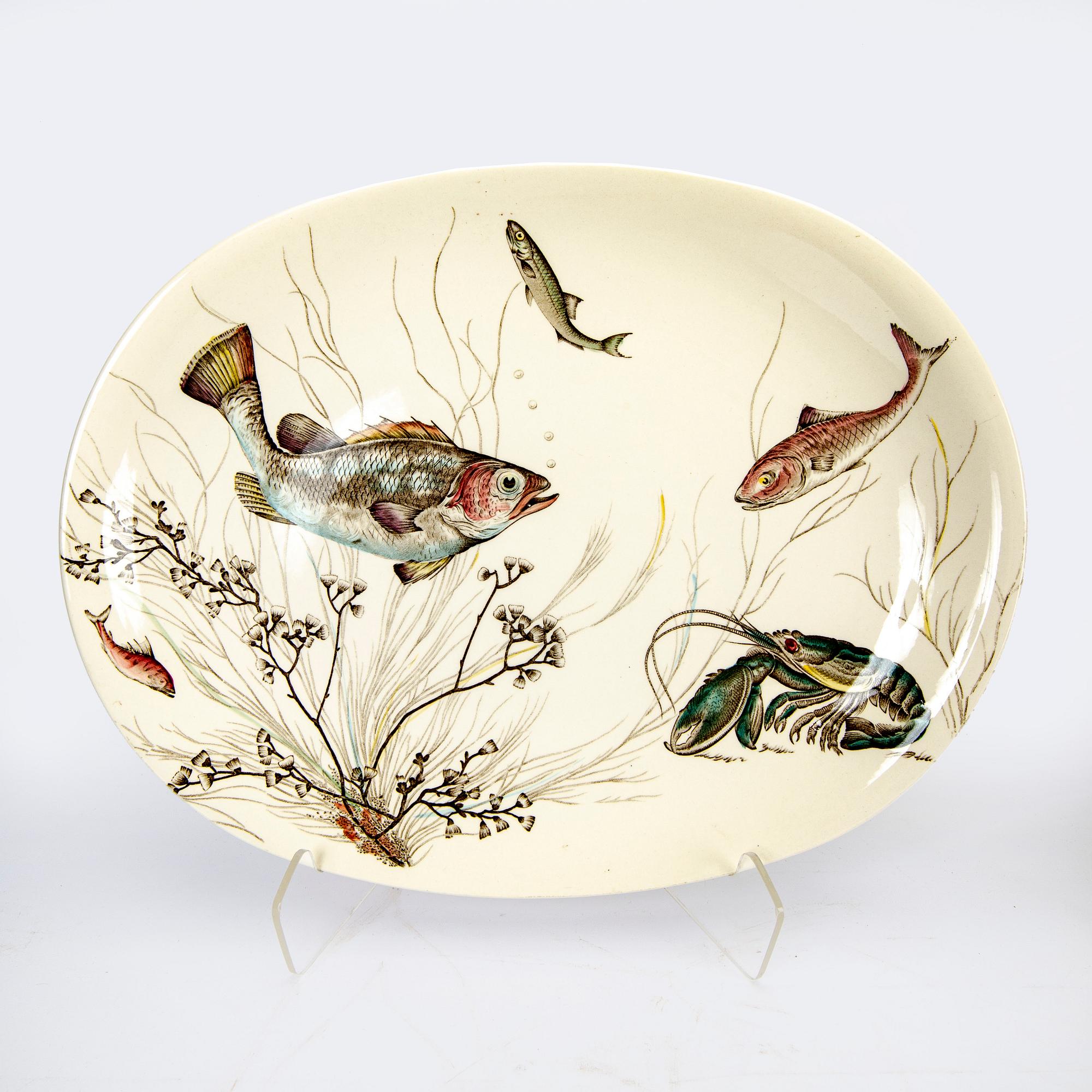A Johnson Bros "Fish" 8 pcs dinner service.