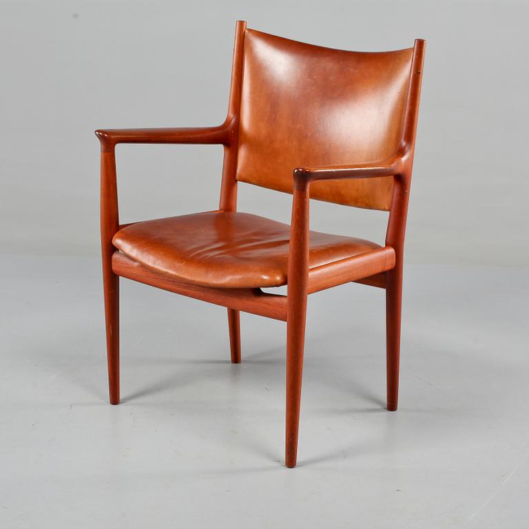 HANS J WEGNER, karmstol "JH-713", Johannes Hansen Möbelsnedkeri, Danmark, 1960-tal.