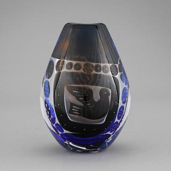 VAS, glas, "Flickan och duvan", Ariel. Edvin Öhrström, Orrefors, 1987.