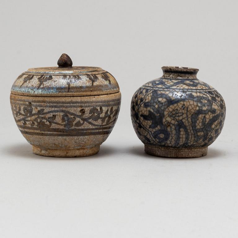 URNA samt ASK med LOCK, keramik. Troligen Mingdynastin.