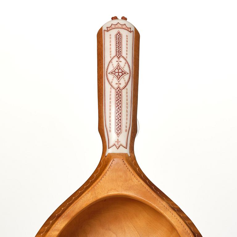 Hans Sunna, a milk vessel.