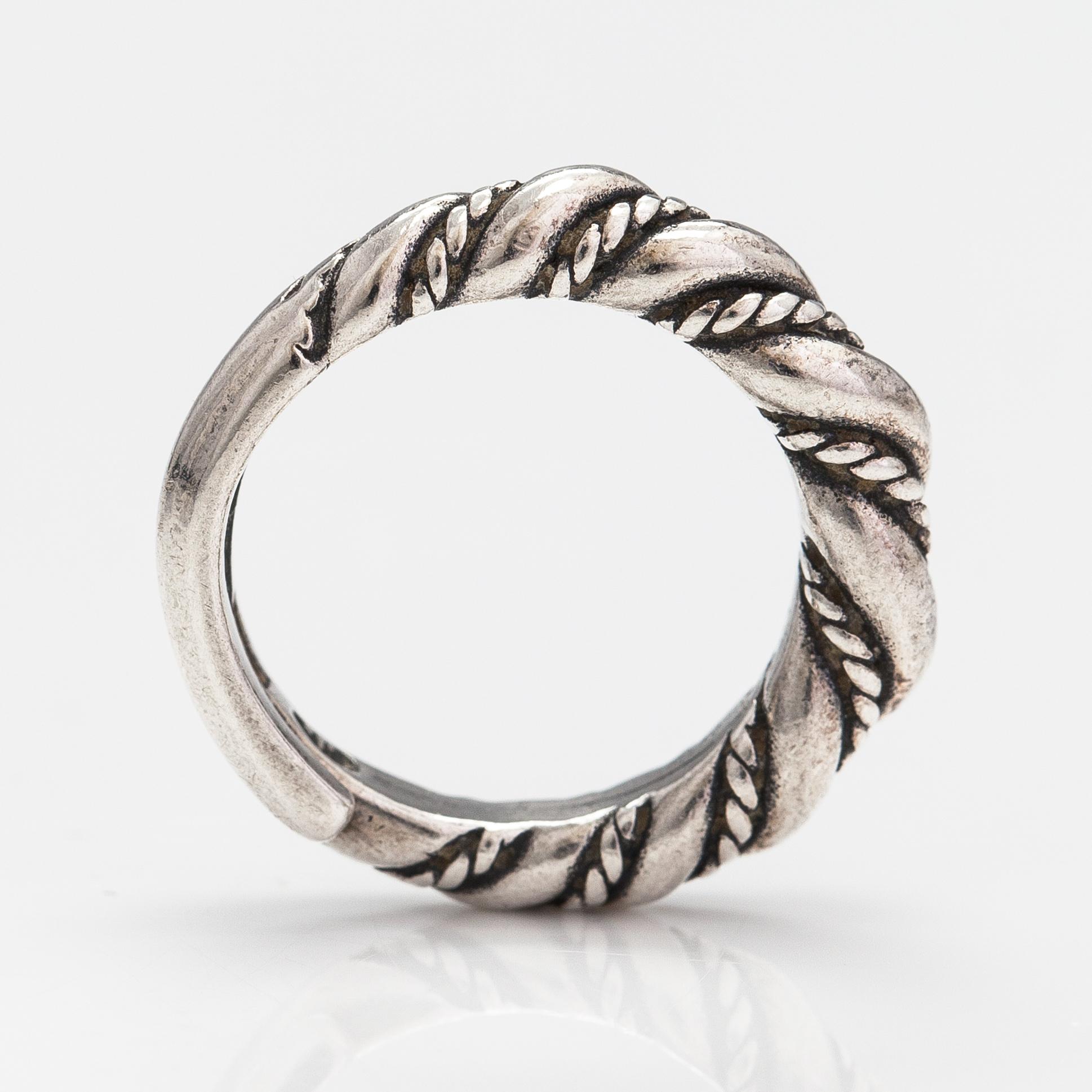 Halsband, ring och armband, silver. Helsingfors 1980-90-tal.