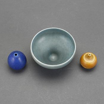 SKÅL, 1 ST, OCH MINIATYRVASER 2 ST, Berndt Friberg, Gustavsberg studio 1963 och 1966.