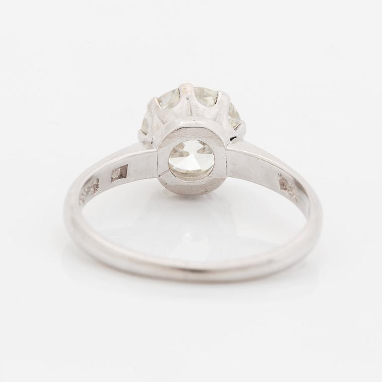 Ring platina med en gammalslipad diamant, Wiwen Nilsson.