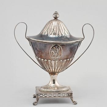 SOCKERSKÅL, silver, gustaviansk, troligen Erik Albrecht Körsner, Falun, 1793. Vikt 530 g.