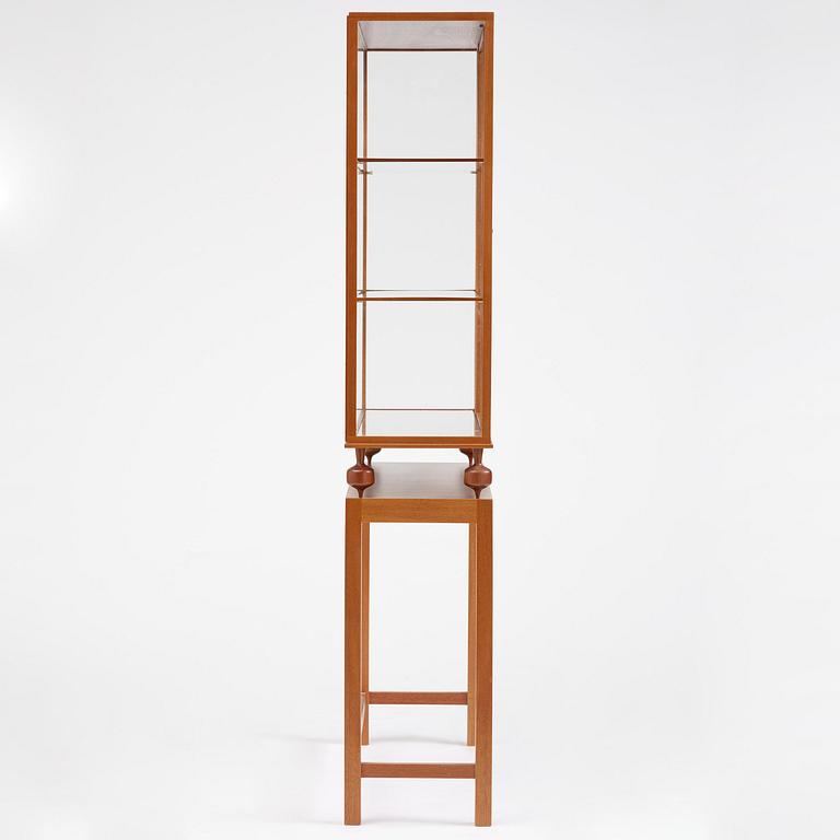 Josef Frank, a display cabinet model 2077, Firma Svenskt Tenn, post 1985.