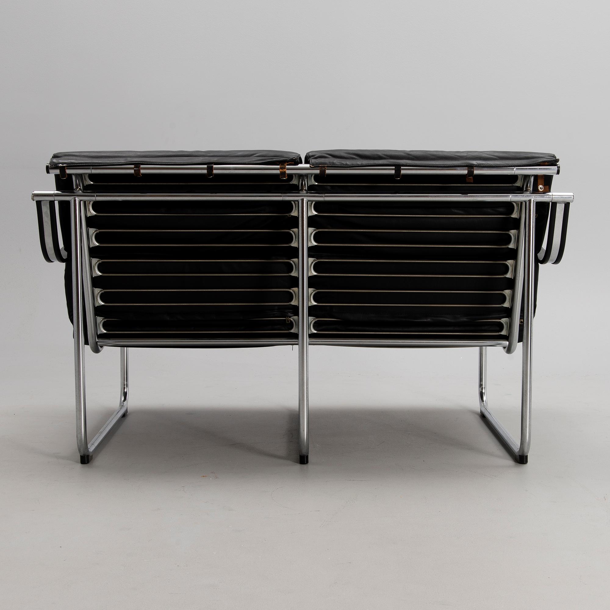 YRJÖ KUKKAPURO, A SOFA. "Remmi", Design Yrjö Kukkapuro.