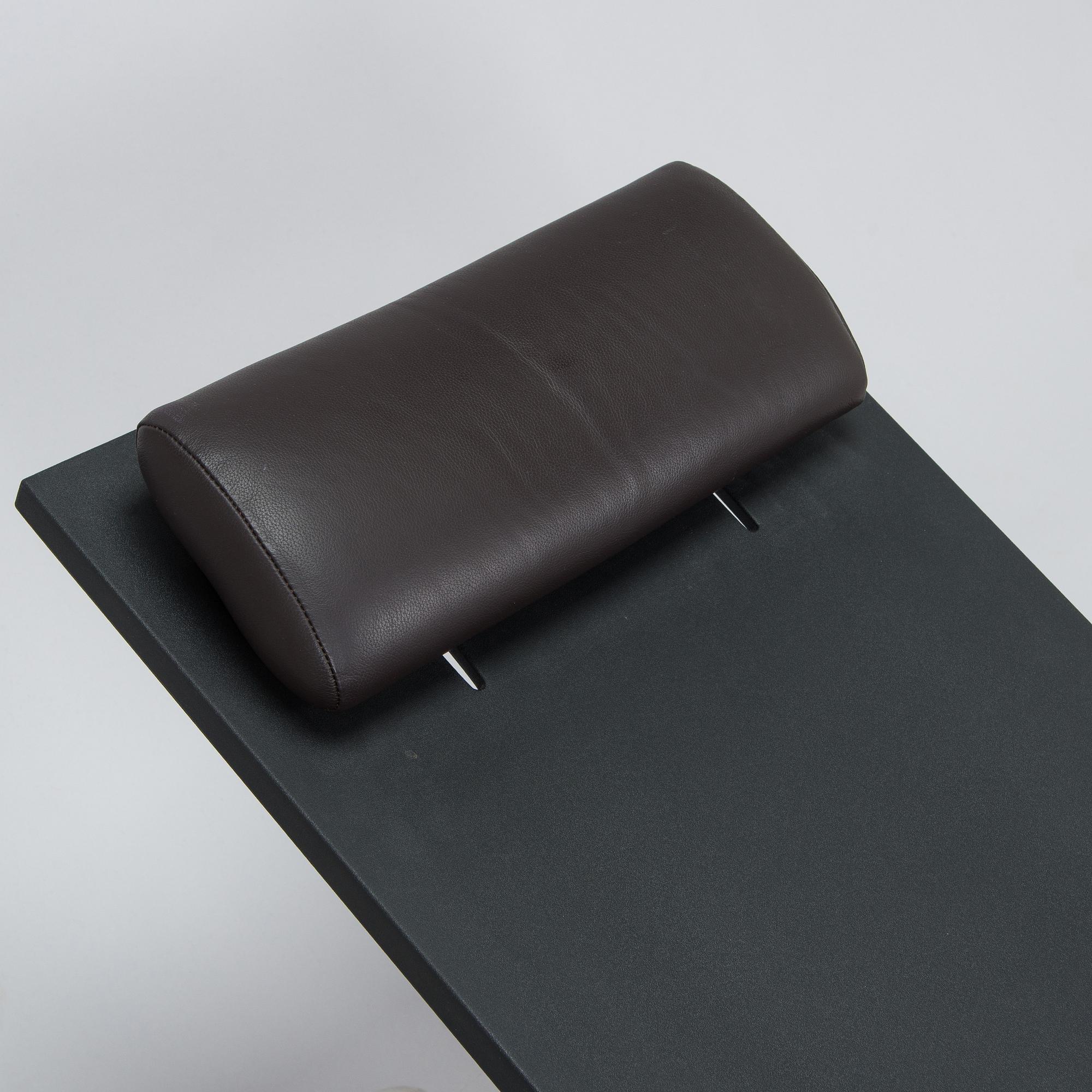 Maarten Van Severen, an "MVS Chaise" lounge chair, Vitra, 2000s.