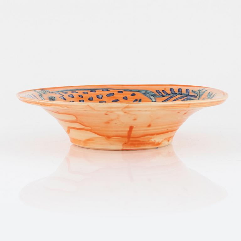 Ulrica Hydman-Vallien, a signed bowl.