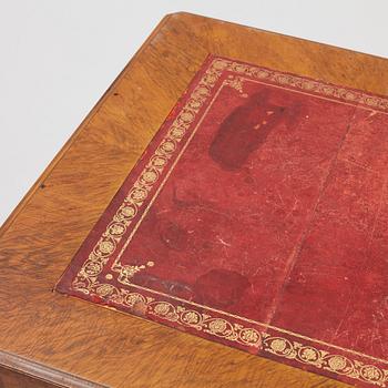 A Louis XV-style bureau plat desk, early 20th century.