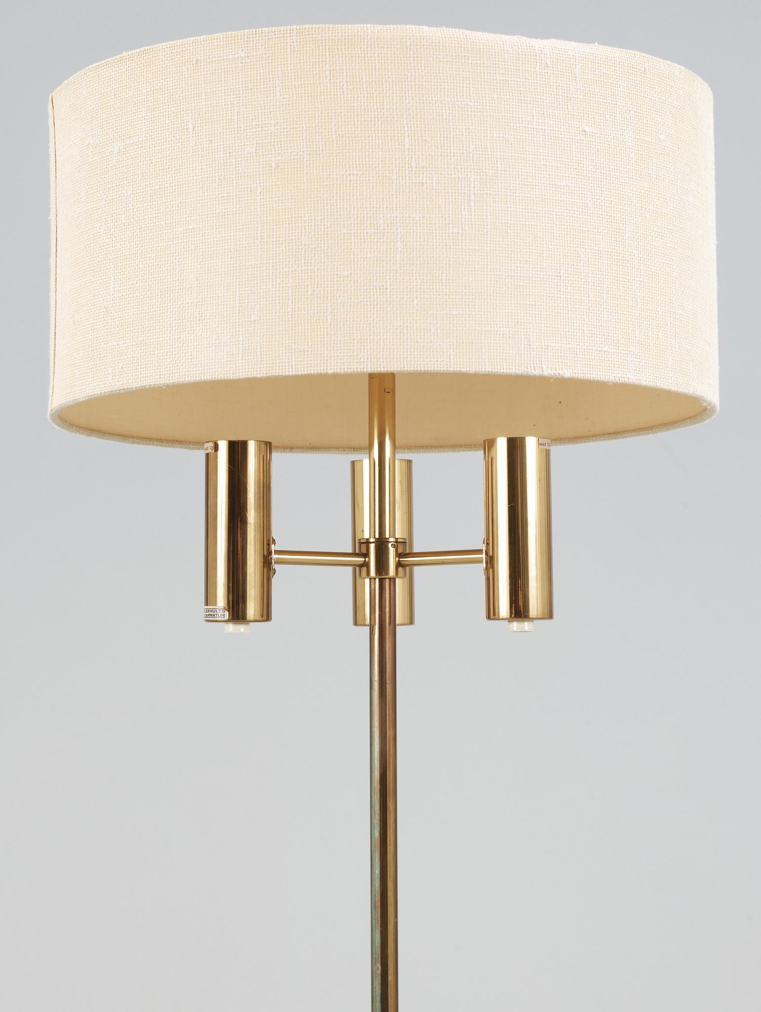 GOLVLAMPA, etikettmärkt Fahgerhults Ljusarmatur, 1900-talets mitt.