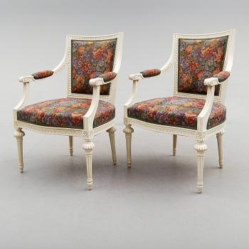KARMSTOLAR, 1 par, gustaviansk stil, 1900-talets första hälft.