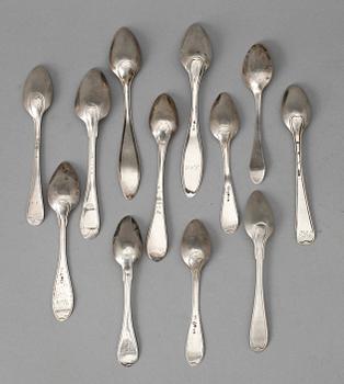 TESKEDAR, 12 st, silver, 1700-1800-tal. Bl a D. Schwart, Karlskrona, 1803. Tot vikt 170 gram.