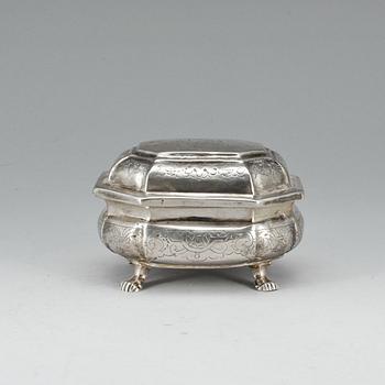 SOCKERSKRIN, silver, oidentifierad mästare, Moskva, 1744. Vikt 196 gram.