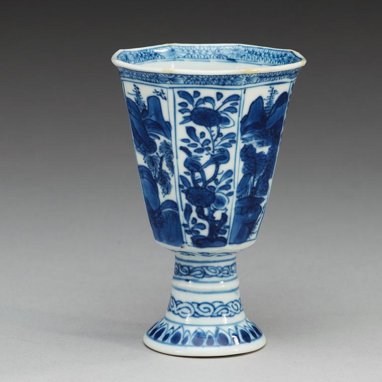 A blue and white stemcup, Qing dynasty, Kangxi (1662-1722).