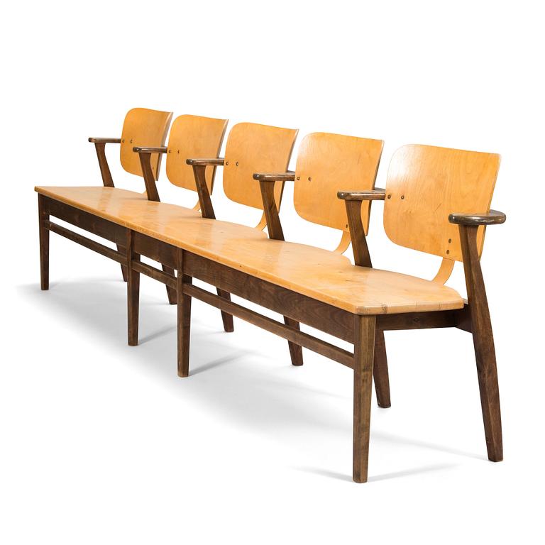 Ilmari Tapiovaara, An early 1950s five-seater 'Domus' bench row.