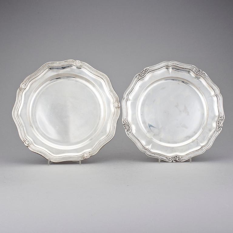 TALLRIKAR, 2 stycken, silver, A. Dragstedt och Carl M. Cohr, Danmark, 1936-38. Vikt 1039,5 g.