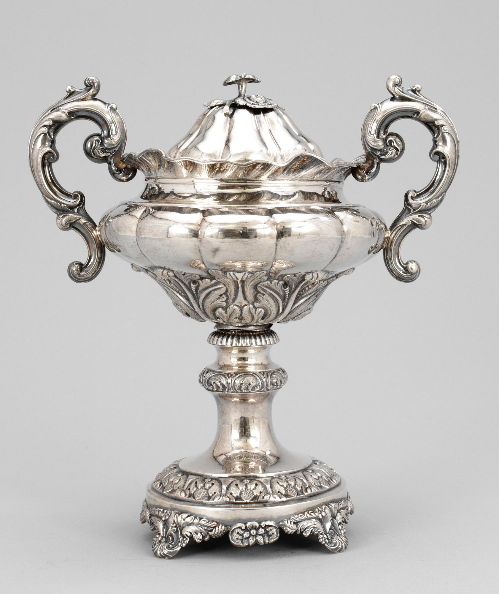 SOCKERSKÅL MED LOCK, silver. Lorentz Wilhelm Fougberg, Borås 1853. Nyrokoko.